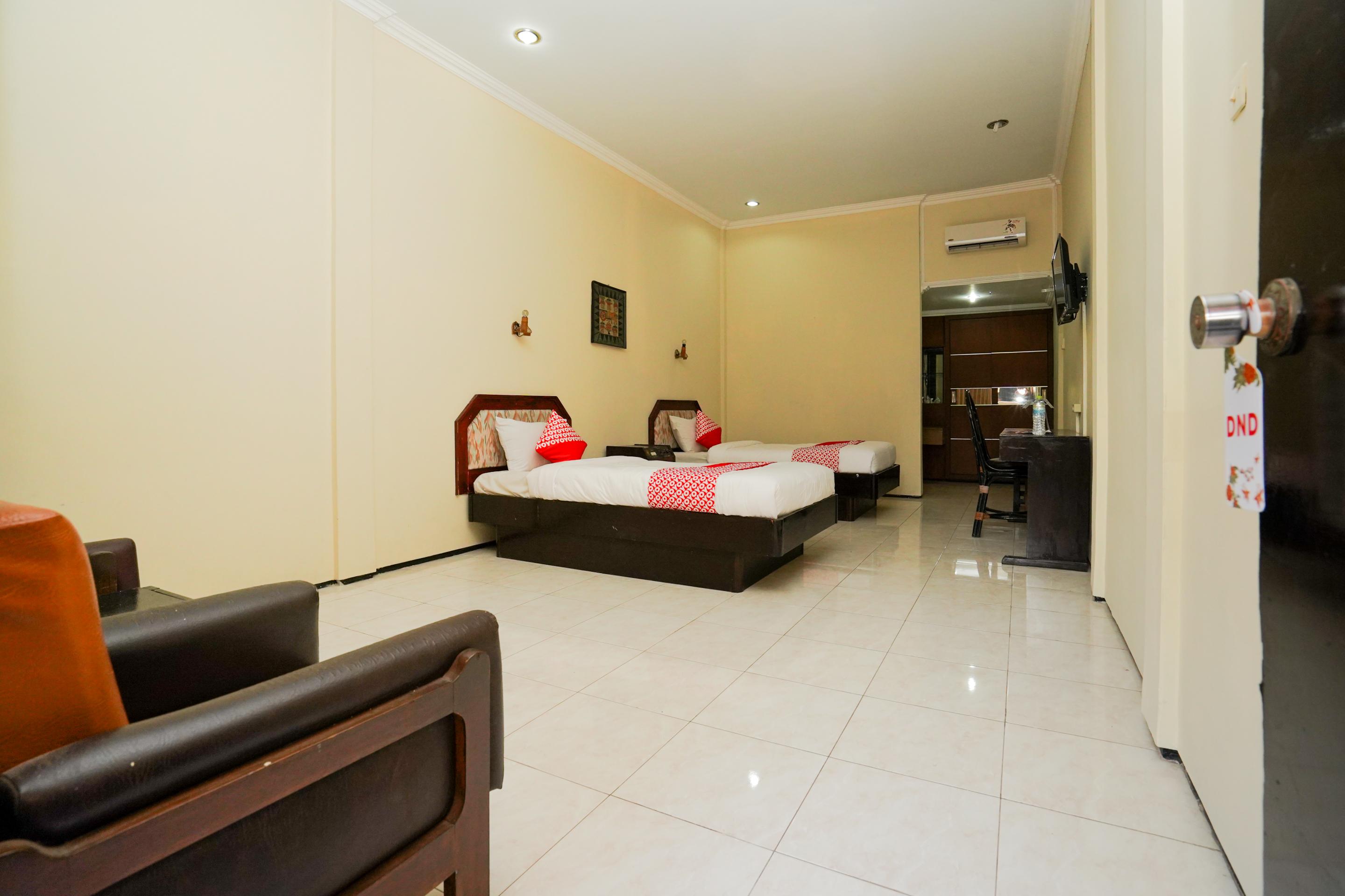 Oyo 1652 Hotel Tampiarto Probolinggo Εξωτερικό φωτογραφία