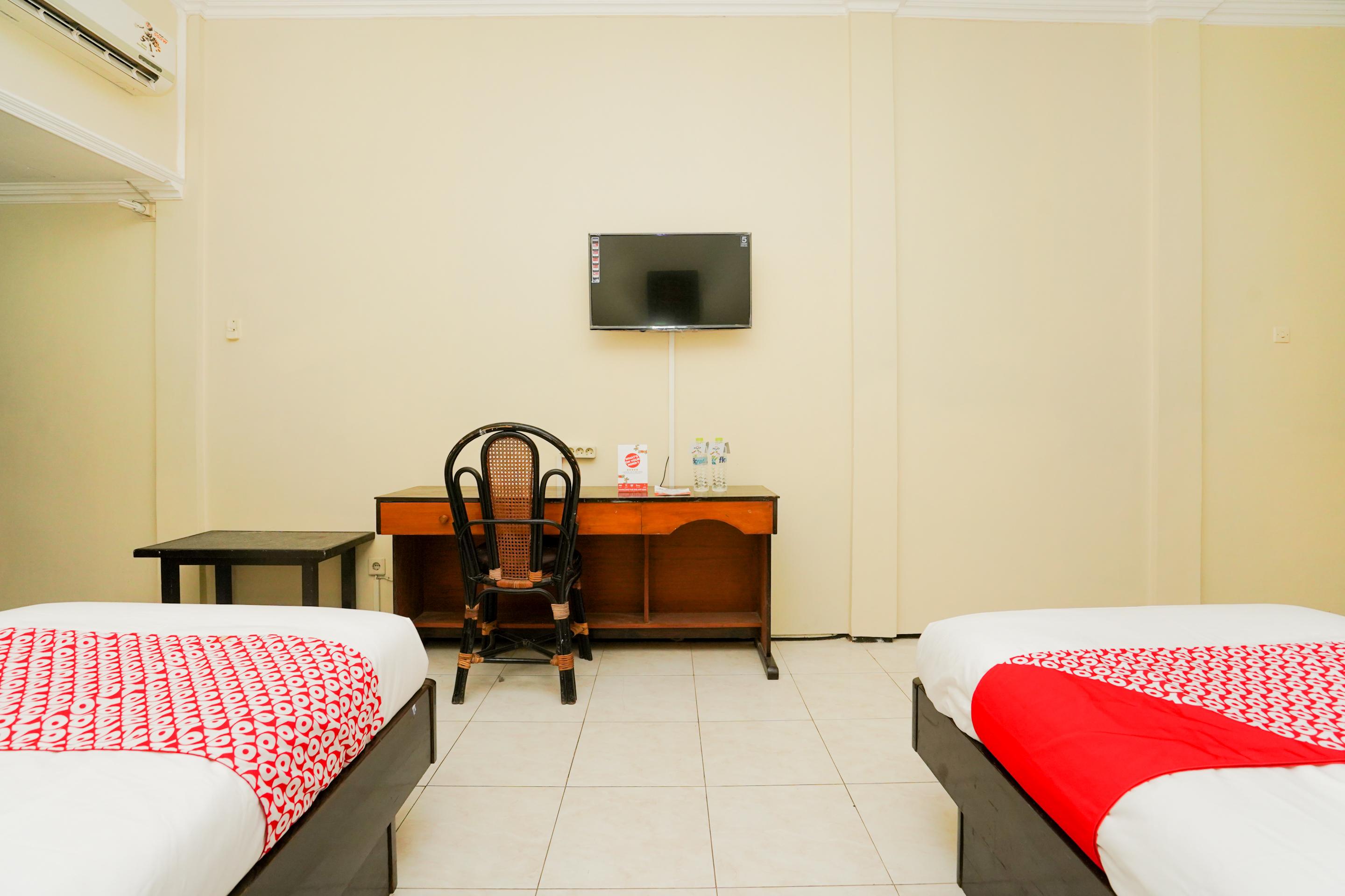 Oyo 1652 Hotel Tampiarto Probolinggo Εξωτερικό φωτογραφία
