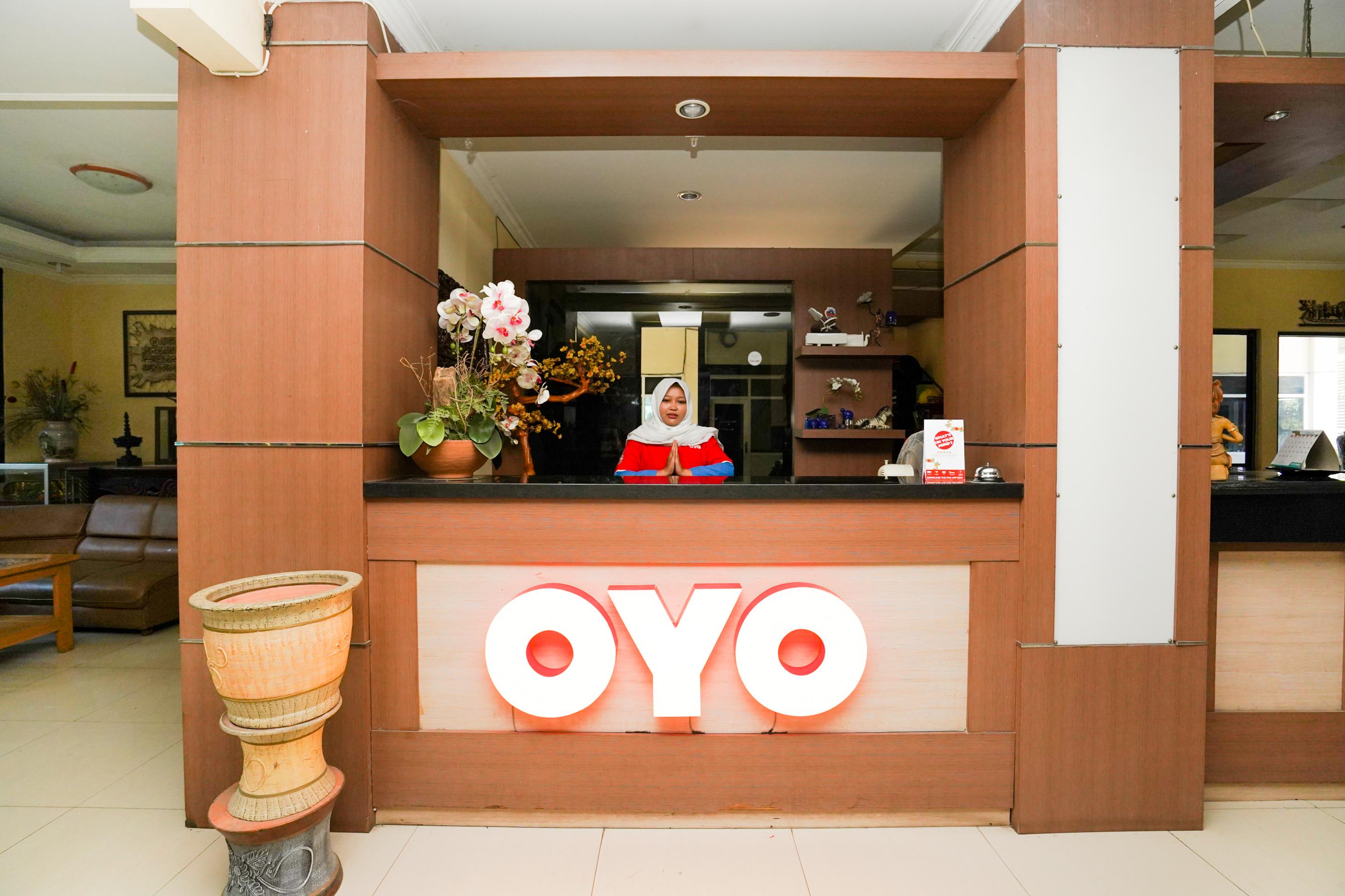 Oyo 1652 Hotel Tampiarto Probolinggo Εξωτερικό φωτογραφία