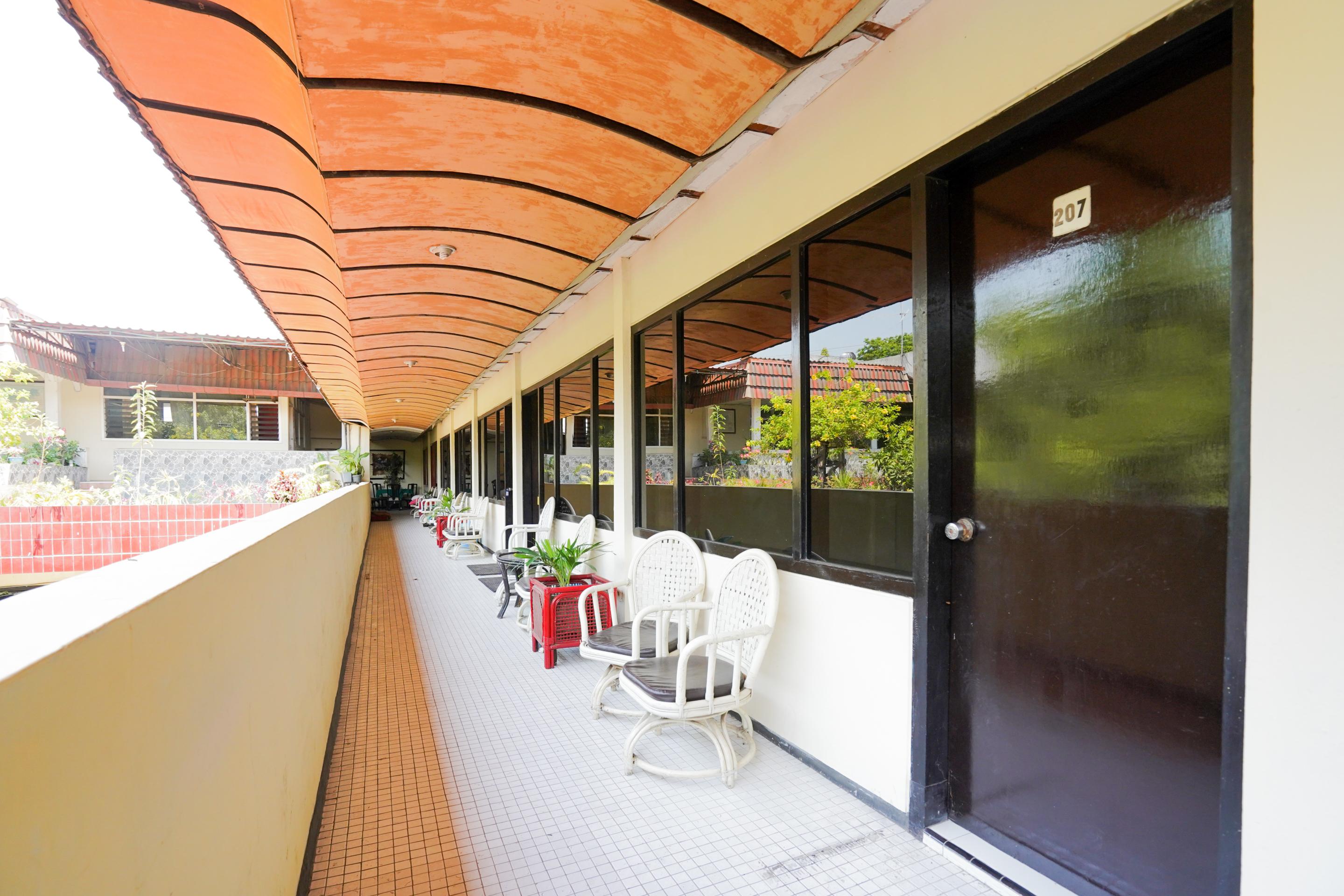 Oyo 1652 Hotel Tampiarto Probolinggo Εξωτερικό φωτογραφία