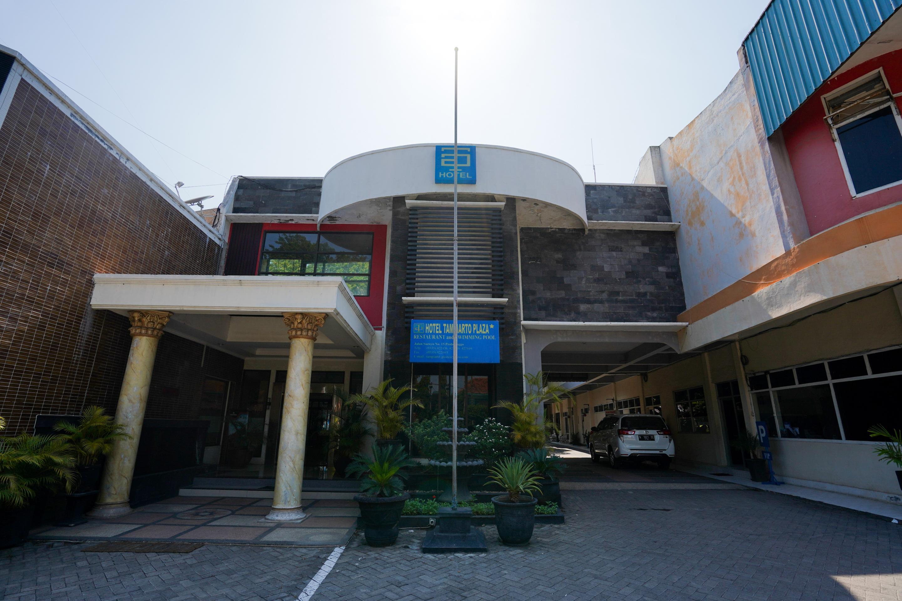 Oyo 1652 Hotel Tampiarto Probolinggo Εξωτερικό φωτογραφία