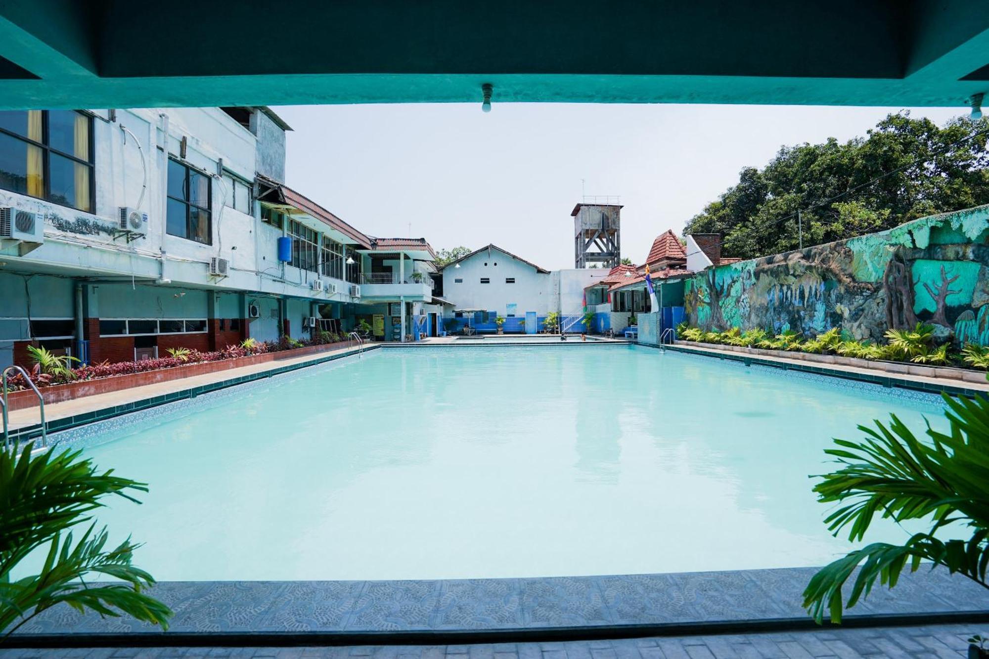 Oyo 1652 Hotel Tampiarto Probolinggo Εξωτερικό φωτογραφία