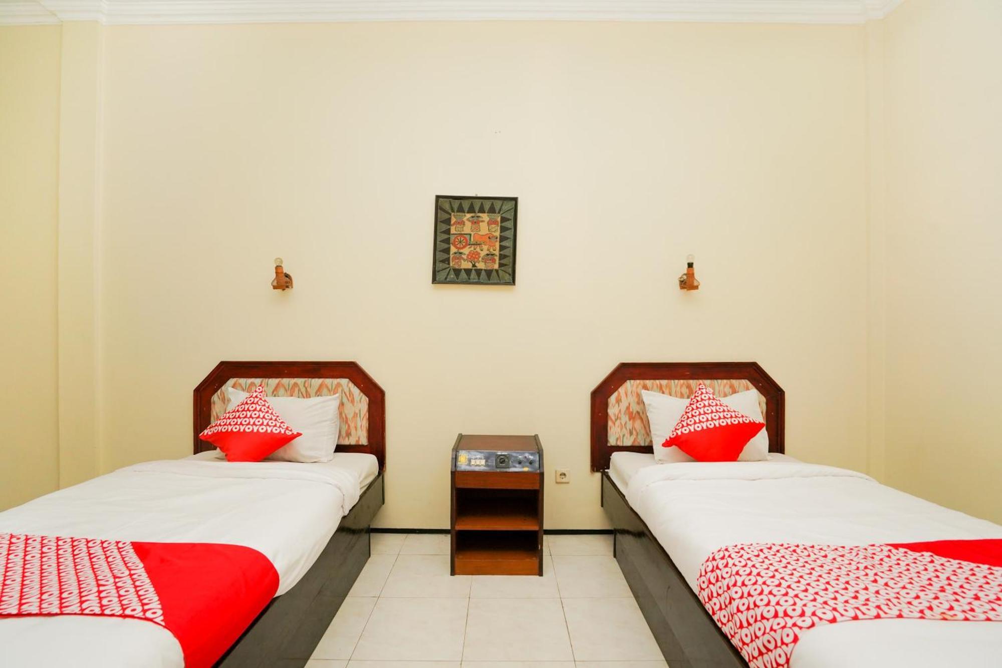 Oyo 1652 Hotel Tampiarto Probolinggo Εξωτερικό φωτογραφία