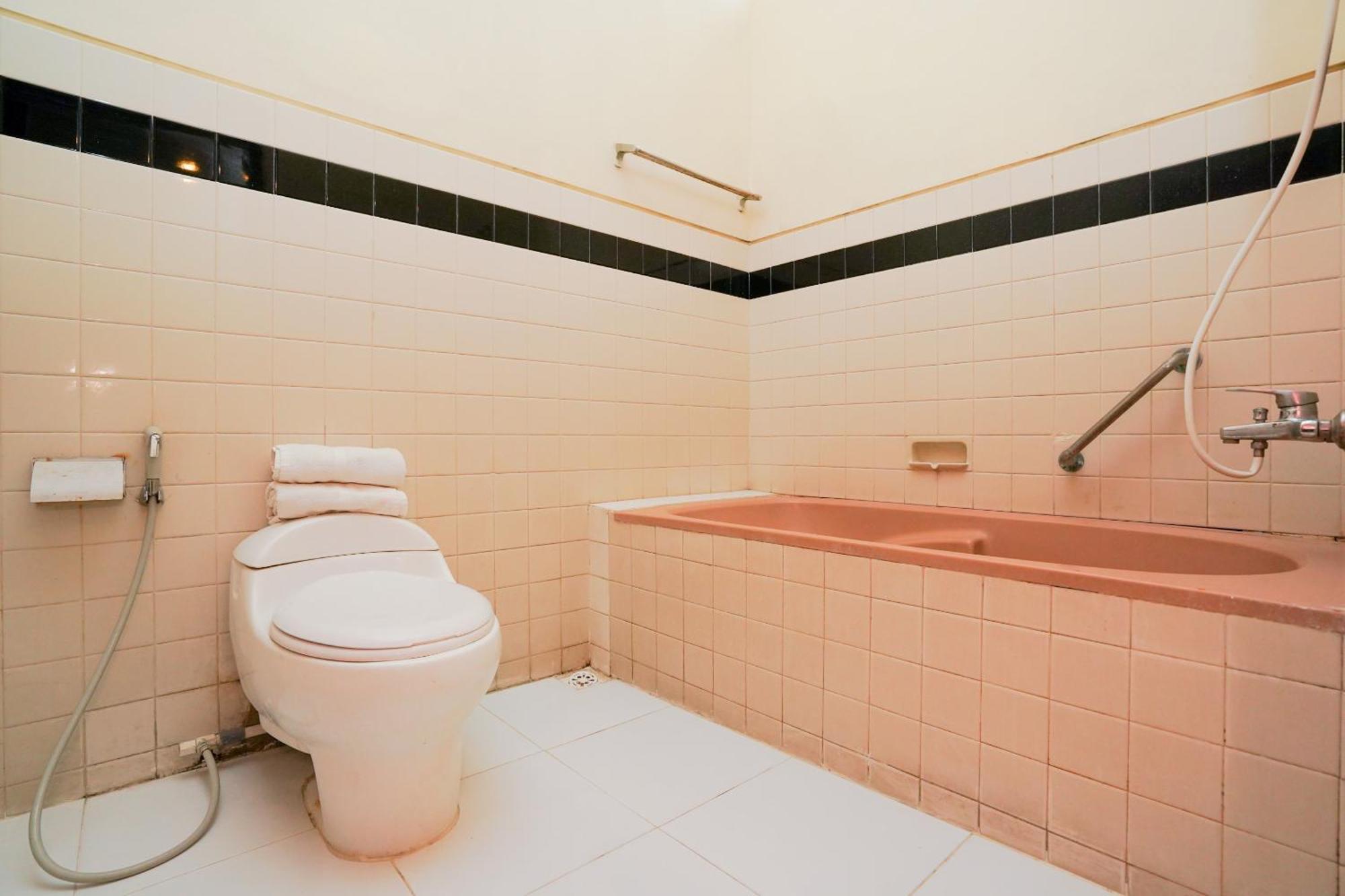 Oyo 1652 Hotel Tampiarto Probolinggo Εξωτερικό φωτογραφία