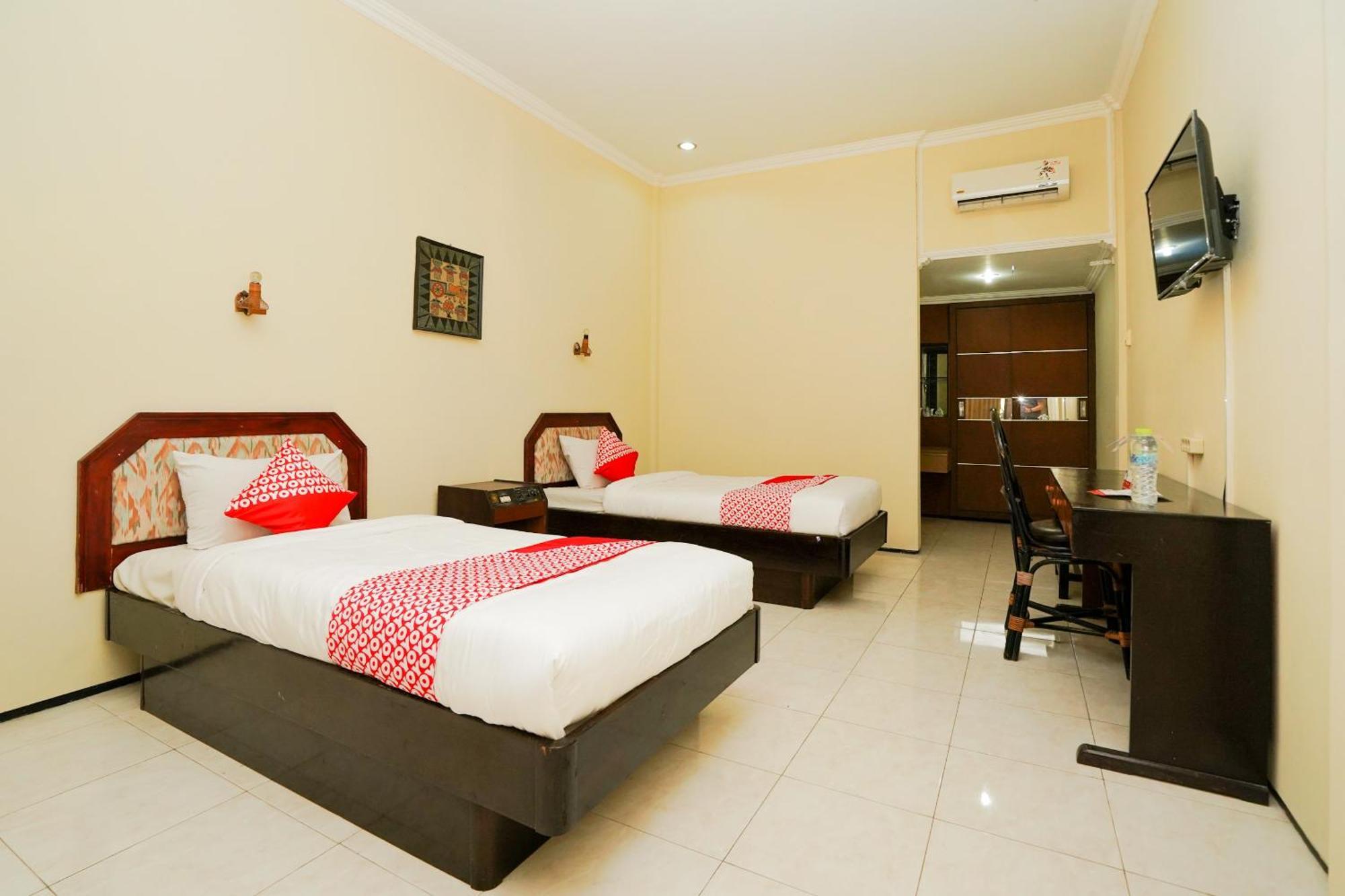 Oyo 1652 Hotel Tampiarto Probolinggo Εξωτερικό φωτογραφία